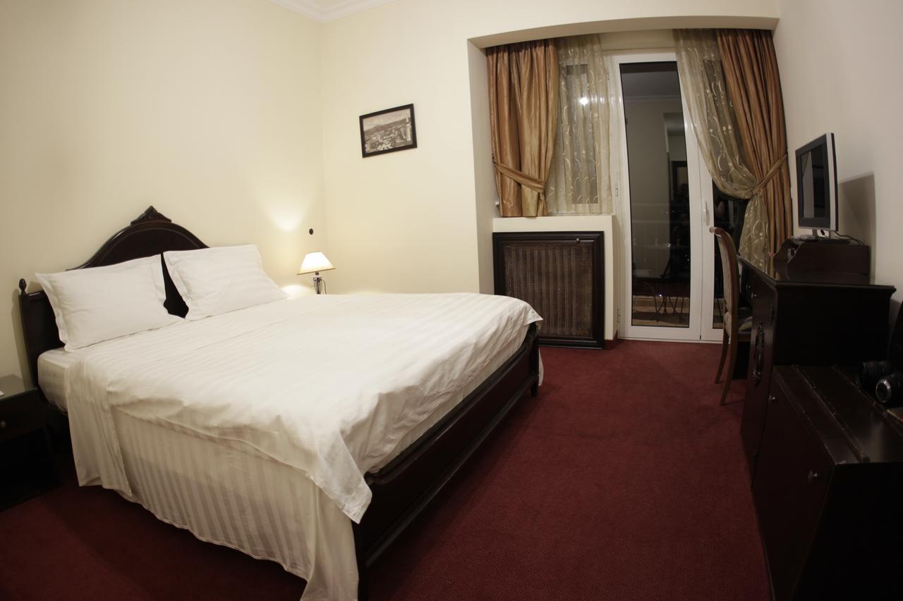 Quartier Suisse Hotel Brummana Rum bild